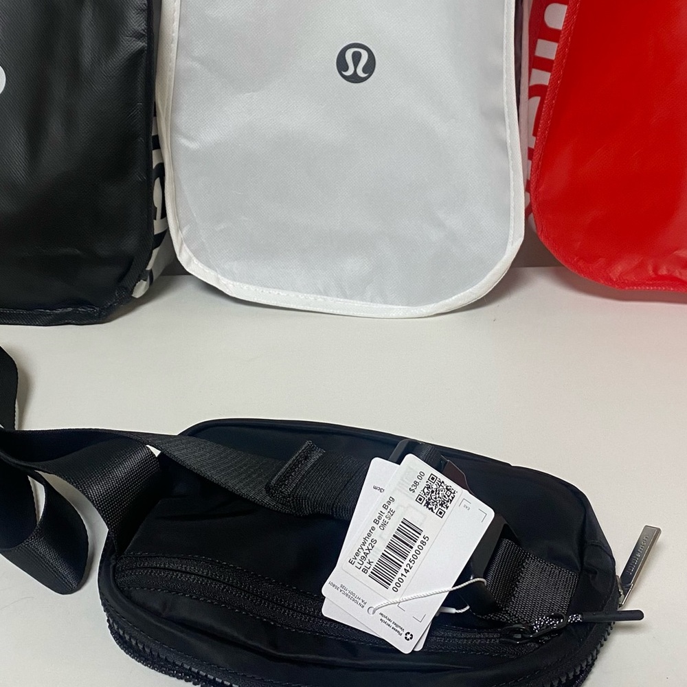 Lululemon Everywhere Belt Bag NWT - Picture 6 of 8